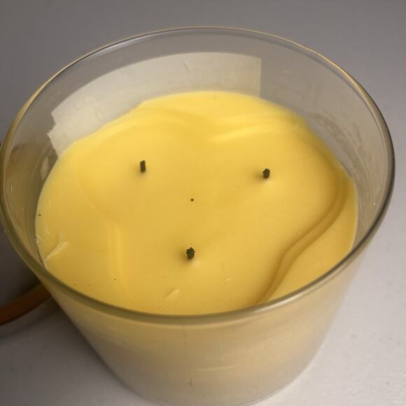 Bath And Body Works Italy Tuscan Lemon Tart 3-Wick Candle Glitter Lid 90% Full - Picture 7 of 8